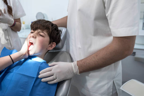Best Dentist Open Late Near Me  in Glendale, CA